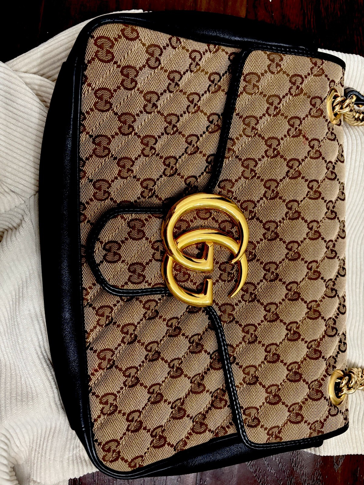 Gucci GG Marmont medium shoulder bag