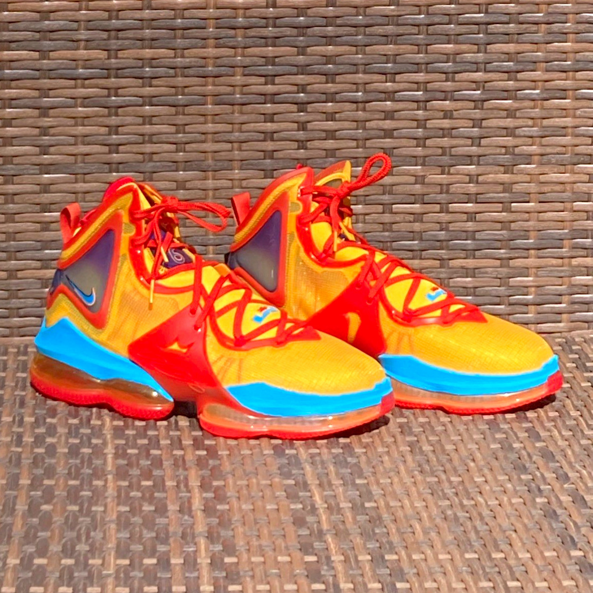 Nike LeBron 19 Space Jam Tune Squad Men’s Mid Top Basketball Shoes DC9338-800