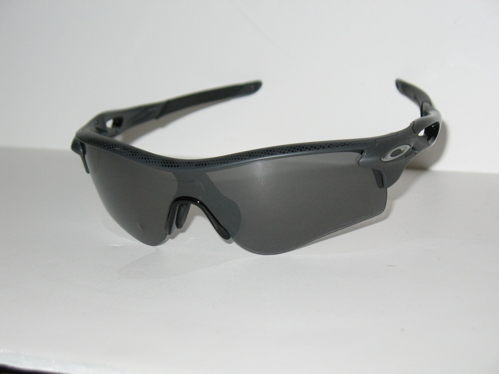 Oakley RADARLOCK High Resolution Carbon Frame Prizm Black Polarized Sunglasses