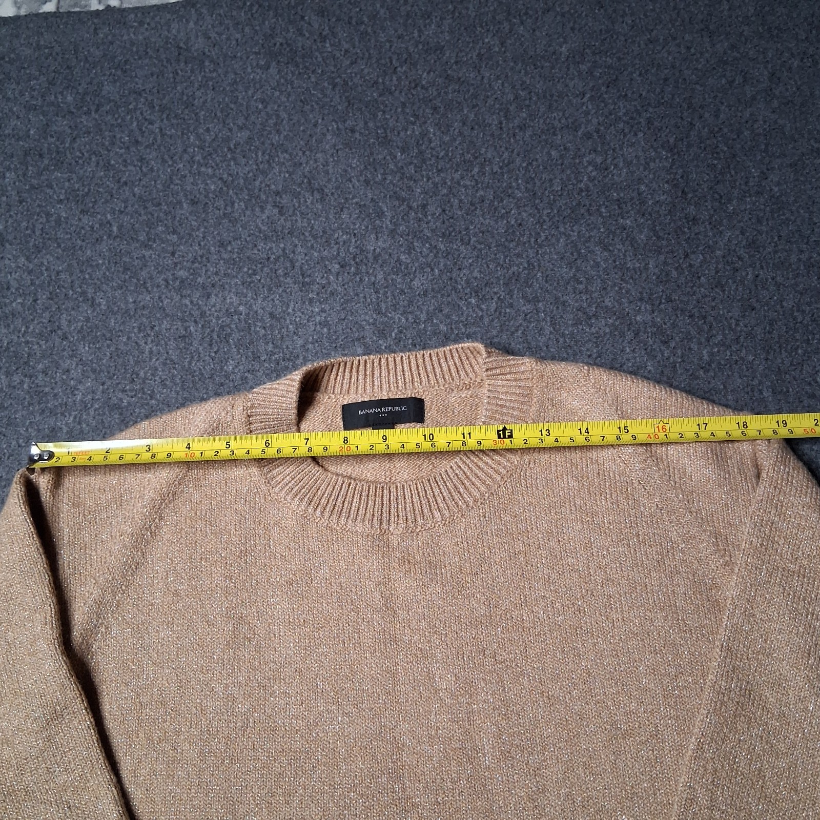 Banana Republic Women’s M Metallic Shimmer Sweater Beige Crew Neck Pullover