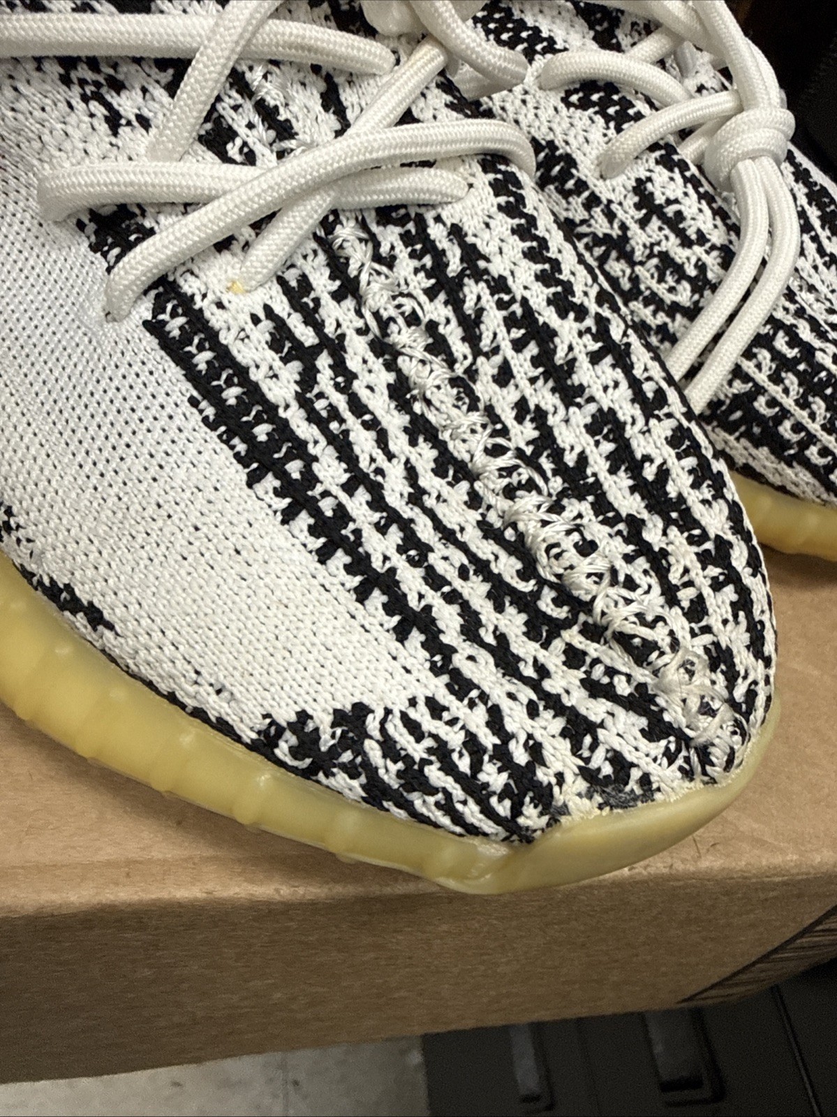 adidas Yeezy Boost 350 V2 Zebra White/Black Striped Low Top Sneakers Mens 7