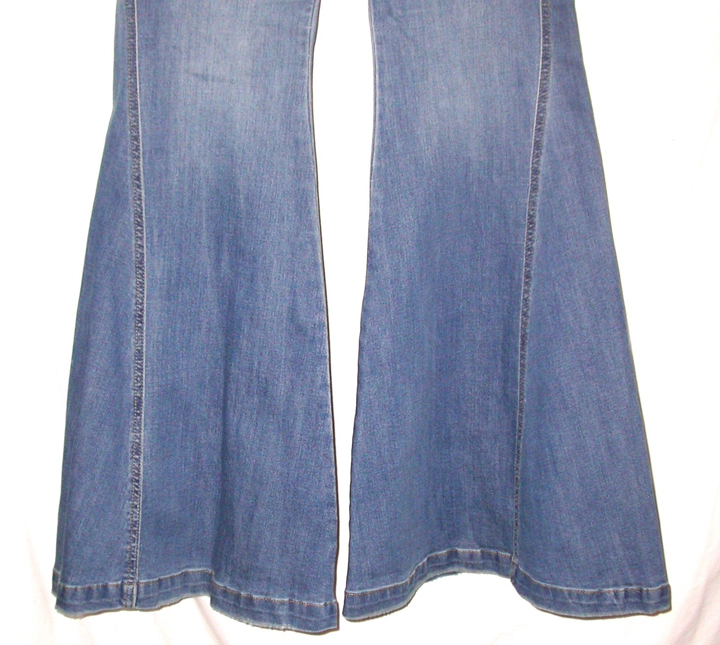 Sophia Vergara Womens Melisa Mega Flare Jeans Size 12 High Rise Dark Wash