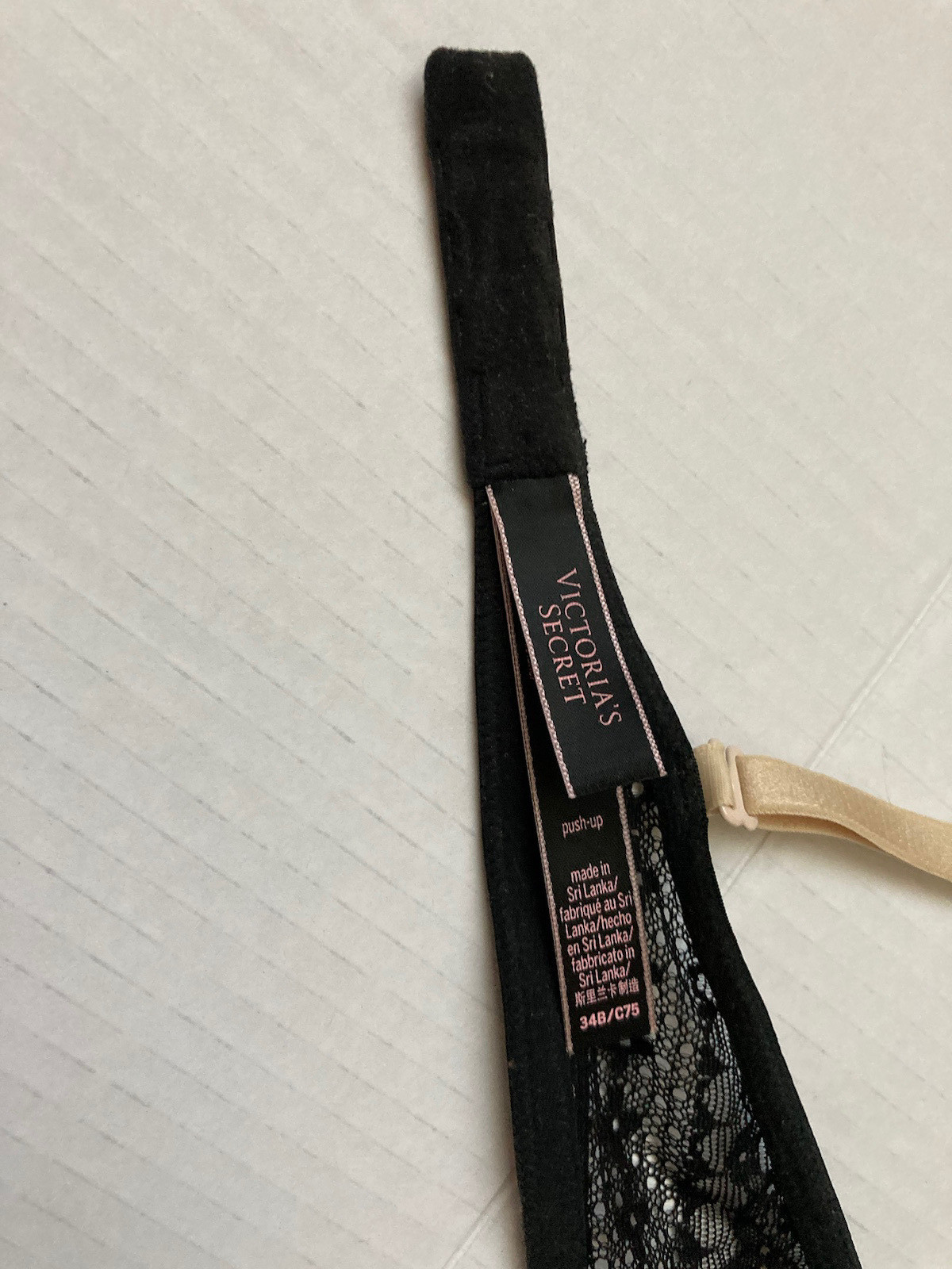 🎄Victoria Secret Underwire Padded Push Up Bra Size 34B /C75