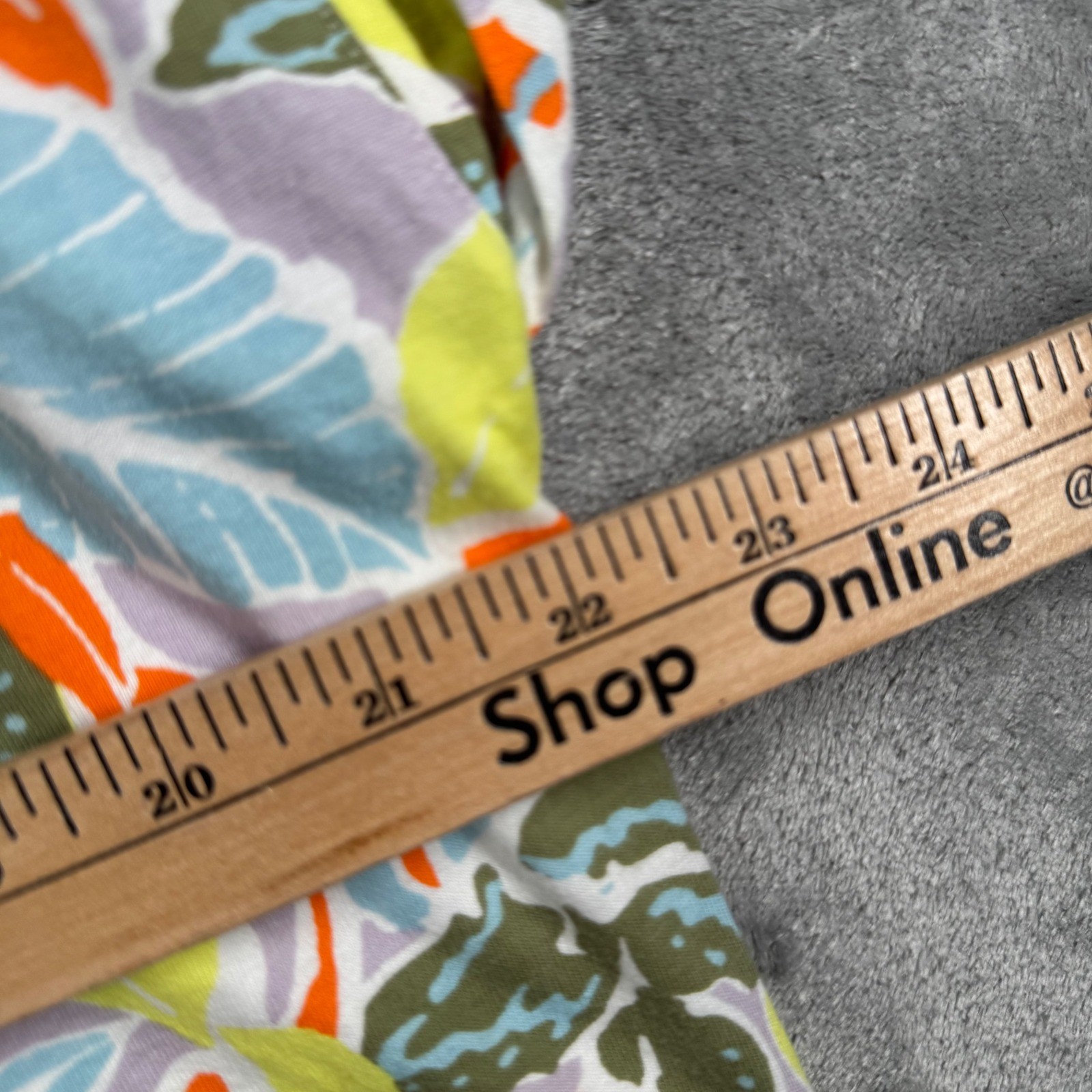 LL Bean Signature Tee XL Tropical Leaf Print Shirt Top Colorful Spring Summer