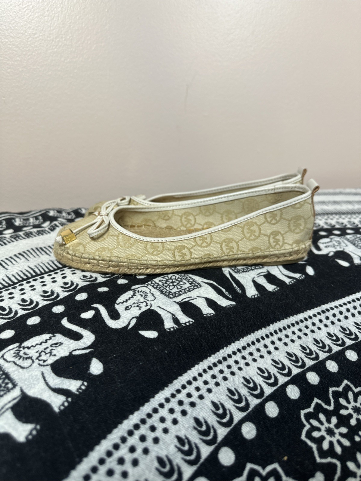 Michael Kors Espadrille Flats Womens 7 Tan Excellent Bow Logo AG11K