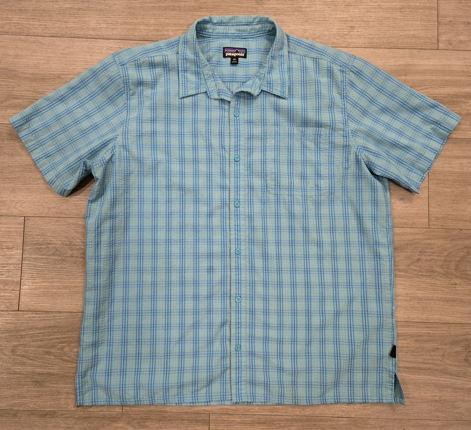 Patagonia Shirt Men’s 2XL Blue Puckerware Seersucker Hiking Outdoor Button Up