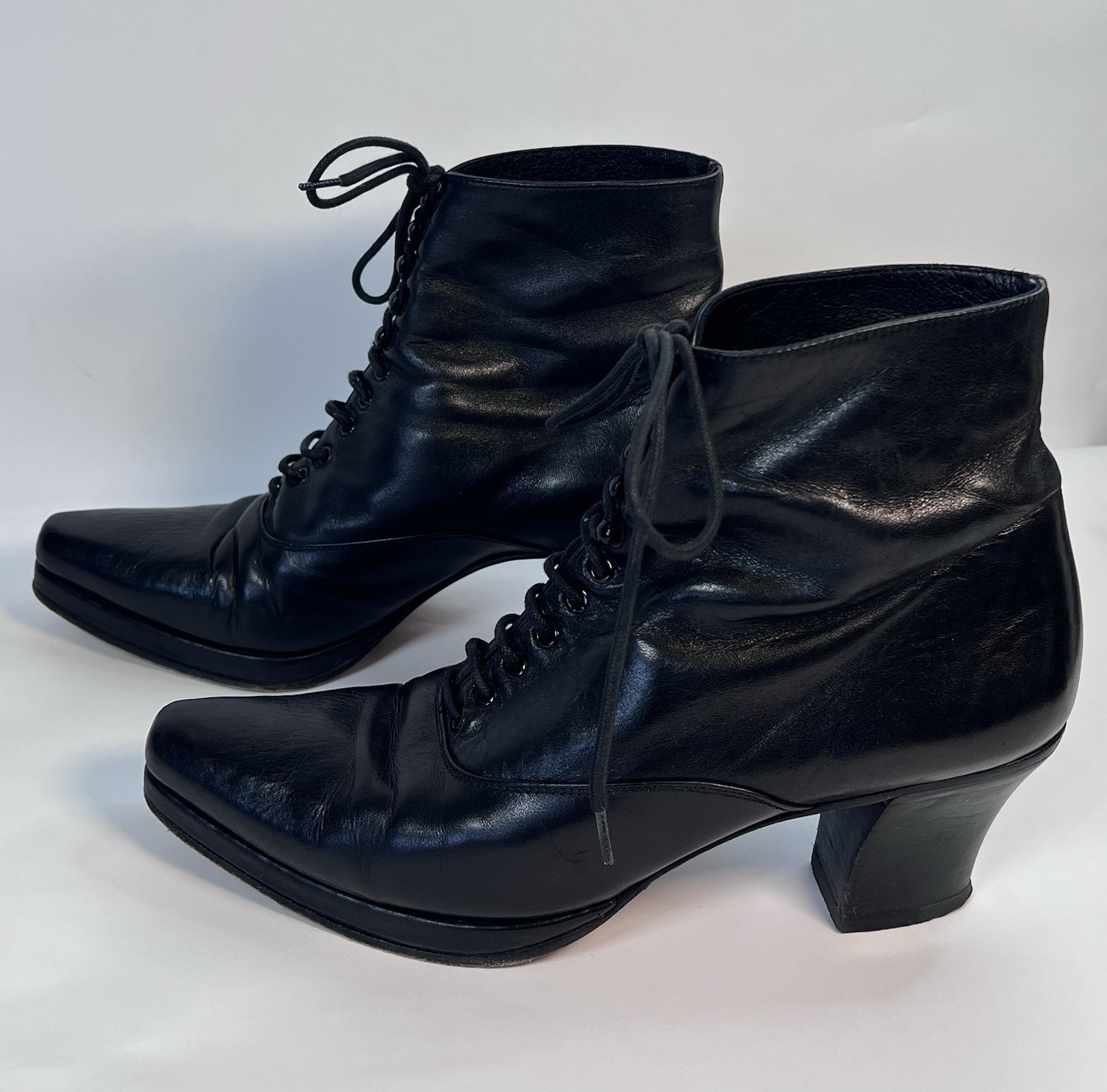 Charles David Nathalie M Vintage 90s Black Leather Lace Up Ankle Boots Heels 6