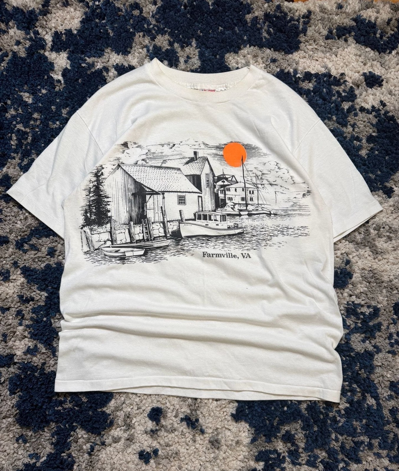 Vintage 1990 Air Waves Farmville VA Graphic T-Shirt Size Large