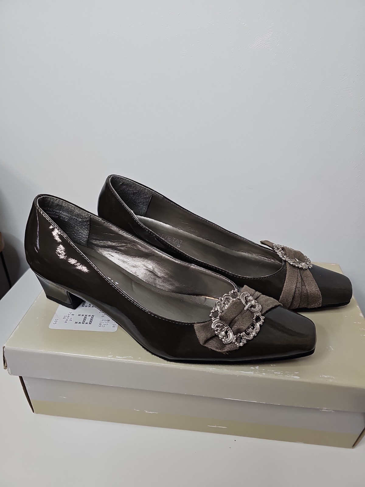 VTG Coup D’Etat Gray Patent & Suede Pumps Ornate Buckle Women’s Size 8.5M