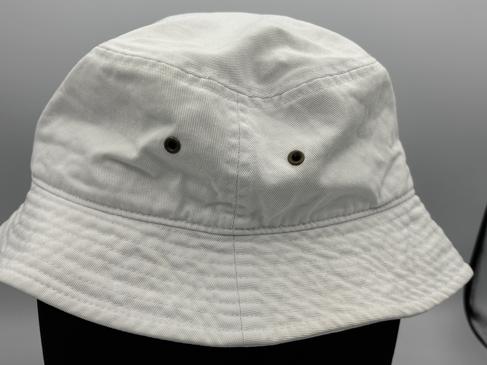 Gelante White Bucket Hat Size Small / Medium