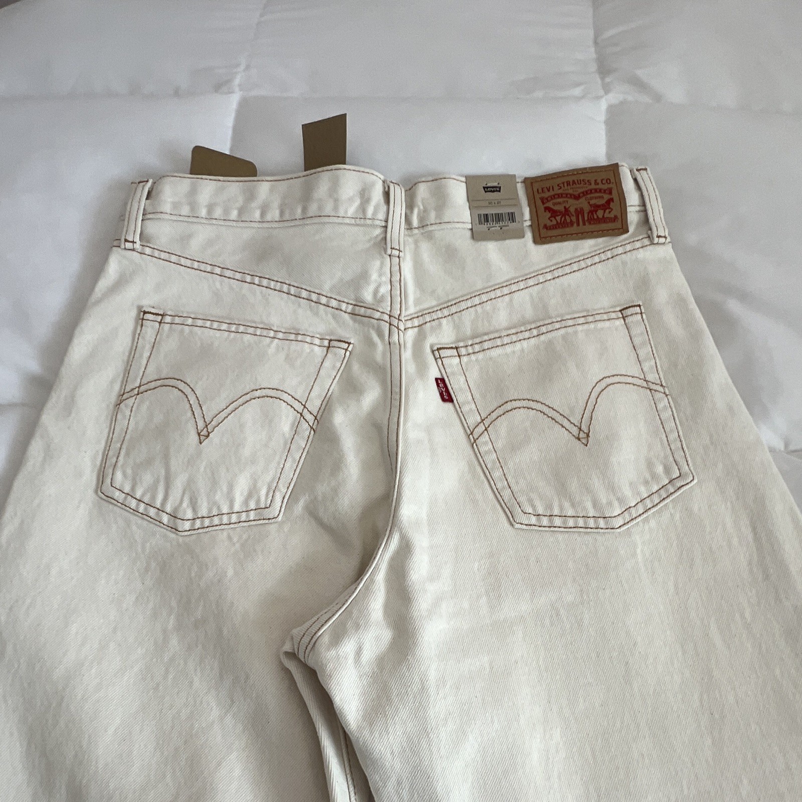 Levi’s High-Rise Straight White Denim Jeans Button Fly Distressed 5-Pocket 30