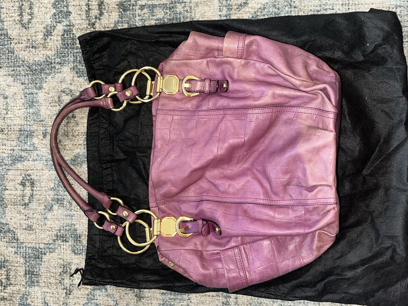 Y2K Makowski Purple leather handbag with gold hardware and ring detail