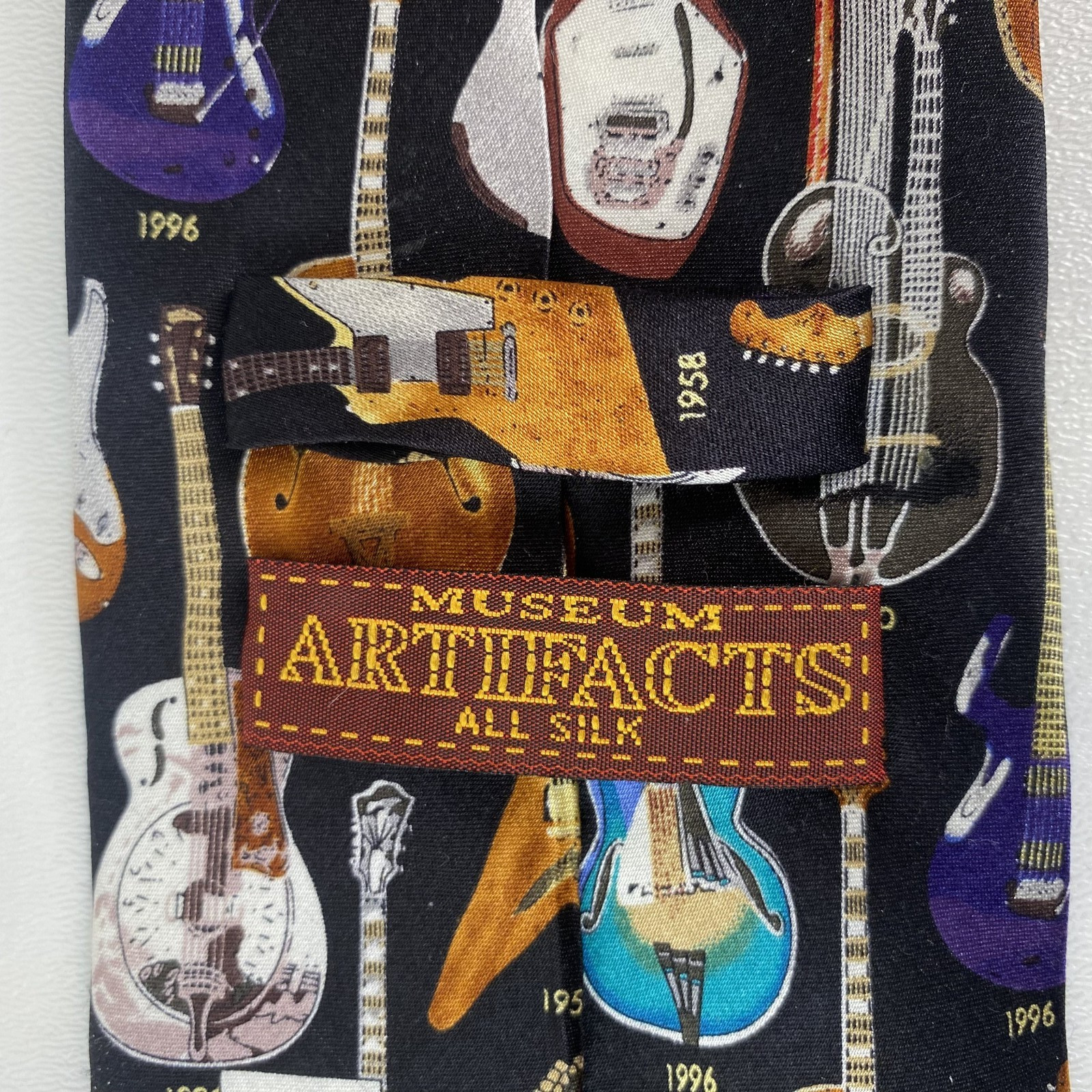 Classic Guitars 1910-1995 Museum Artifacts Mens Neck Tie All Silk 4″ x 59″