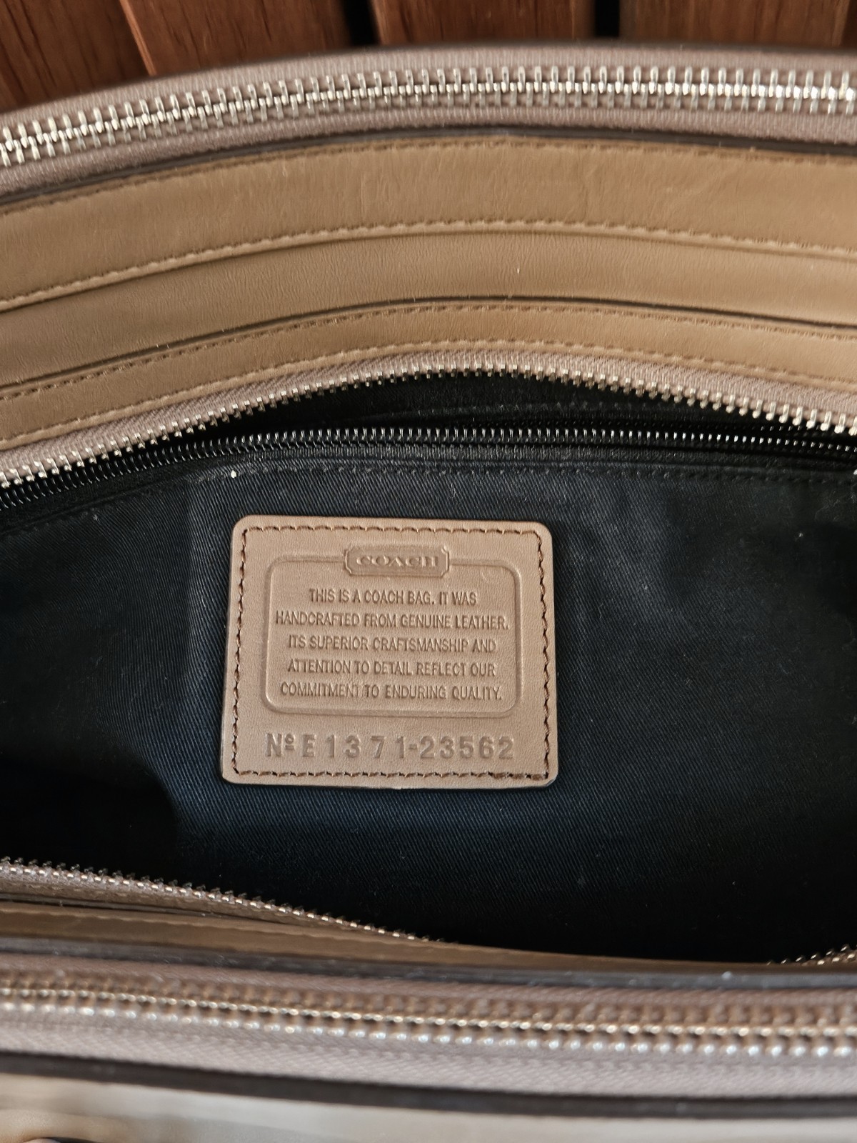 COACH 2001 Y2k HandBag Purse Turn Lock/Zip w/Coach Scarf GREAT CONDITION!!