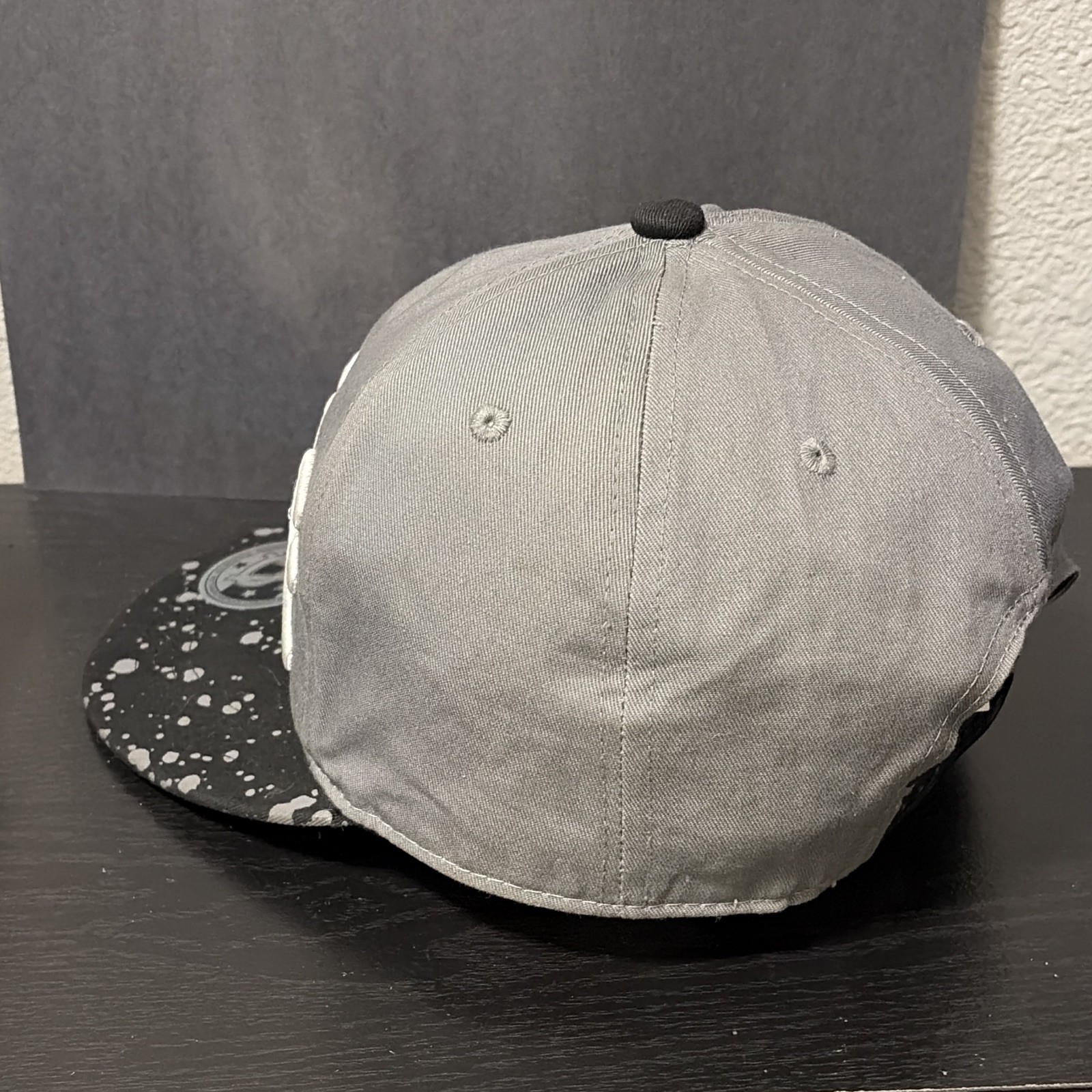 HU$TLE Logo Gray Snapback Hat Cap Adjustable Black Splatter Brim One Size