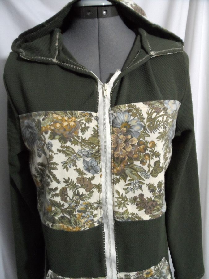 Contrast Hoodie Sweatshirt L Olive green bullet texture & vintage floral Zip-up