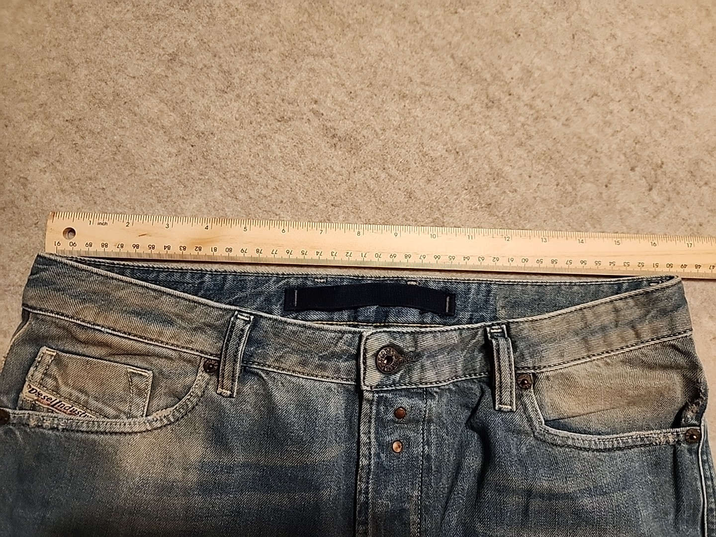 Diesel Eazee Relaxed Boyfriend Denim Jeans 30×25 whiskered Distress staining EUC