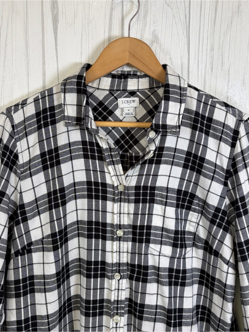 J.CREW Women’s Black & White Plaid Lightweight Flannel Button-Up, Medium