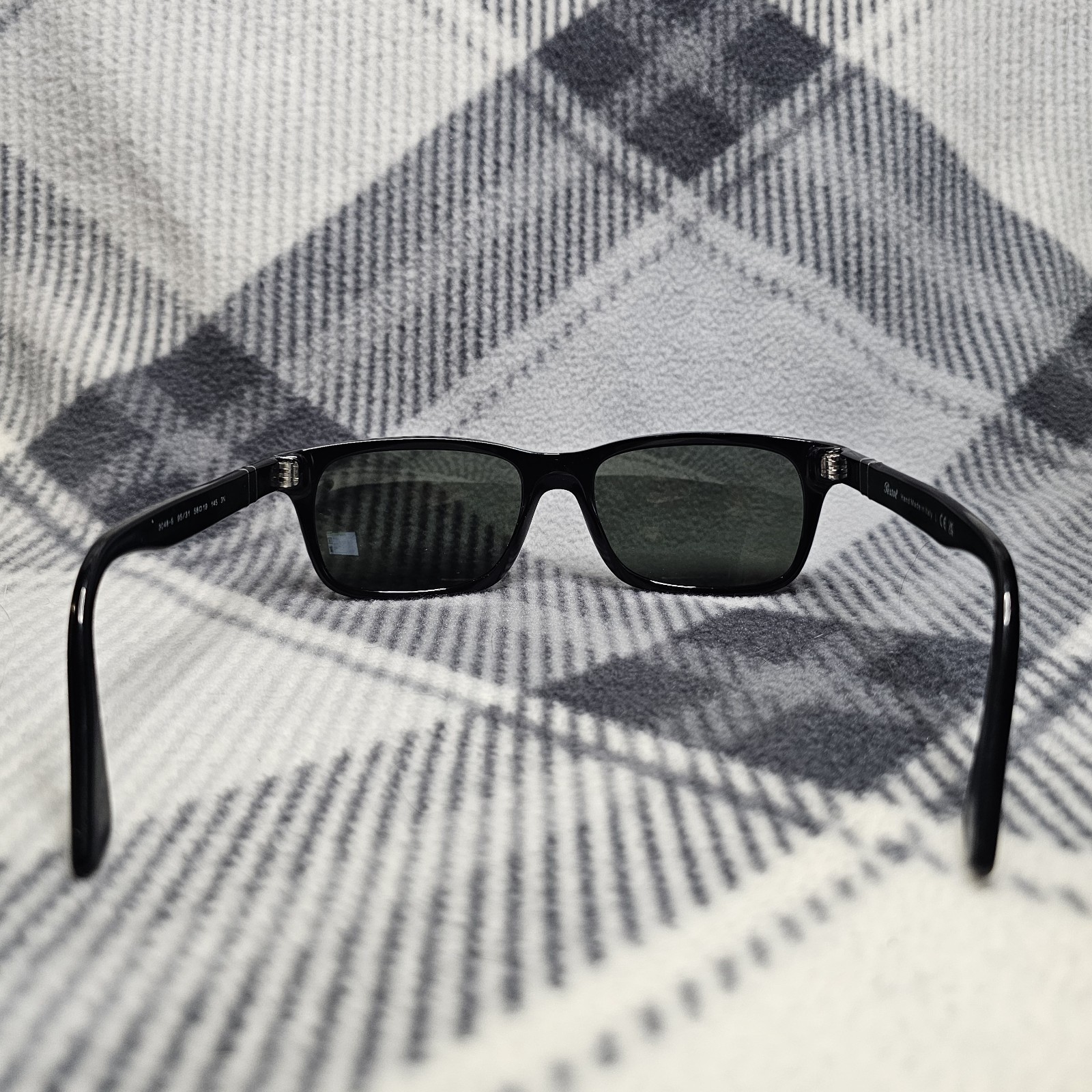 Persol Men’s Sunglasses Gloss Black PO3048S 95/31 58 19 145 With Case