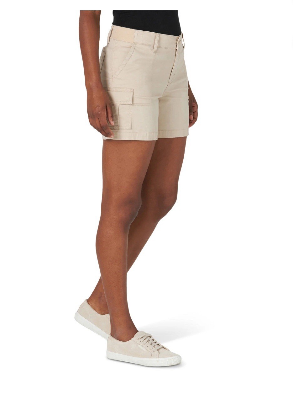 LEE Women’s 5” Cargo Shorts 18 M Regular Fit Midrise Comfort Waistband Tan