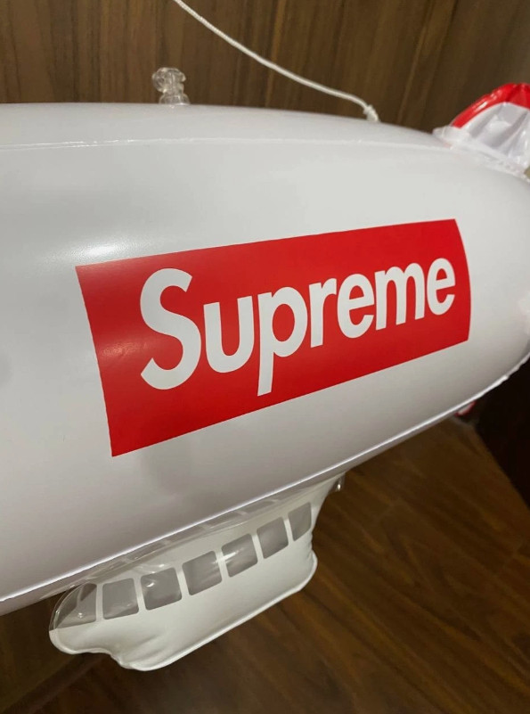 Supreme Inflatable Blimp FW17 2017 Red White Big Box Logo Streetwear Accessory