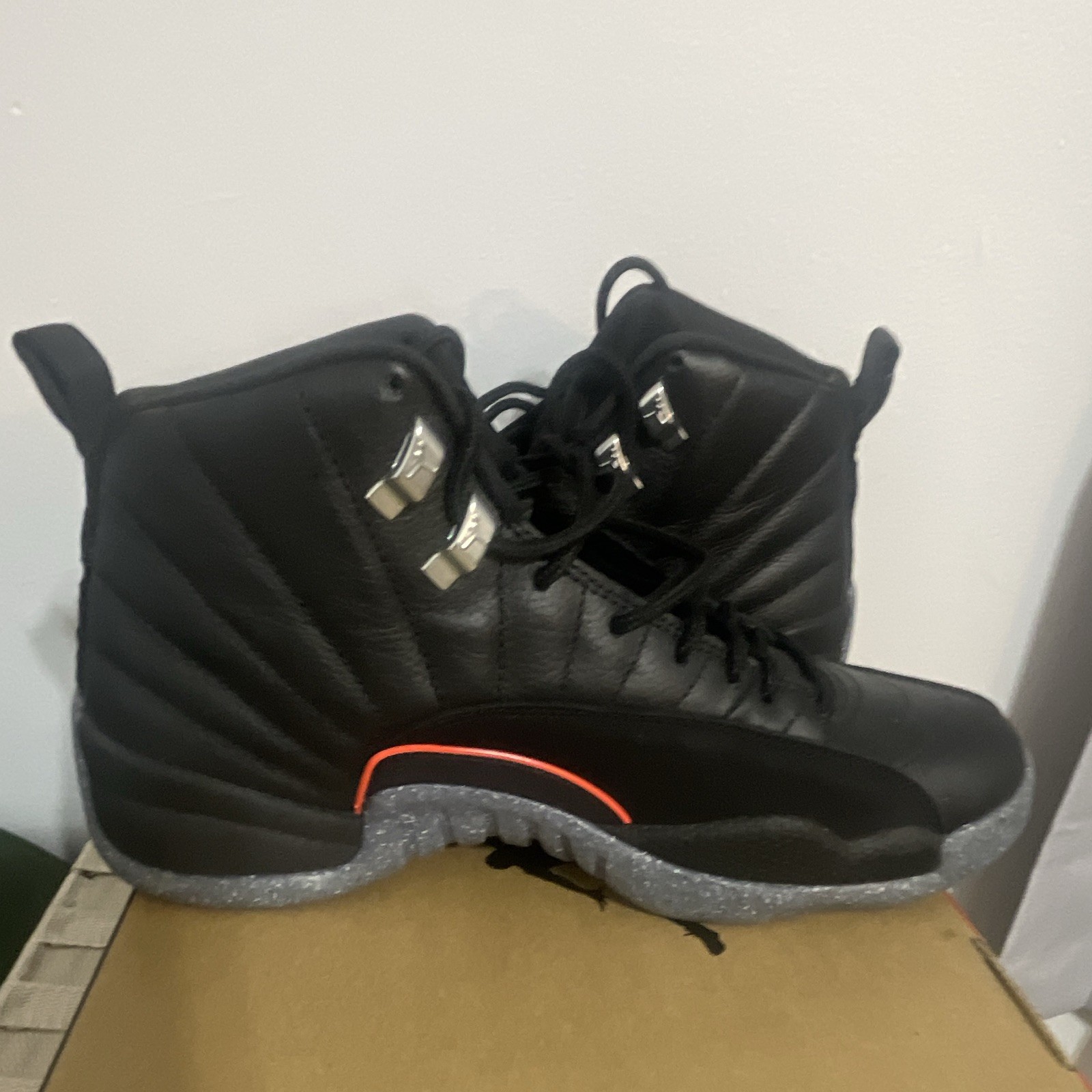 Jordan Air Jordan 12 Retro Men’s High Top Athletic Sneaker Black/Gray/Orange