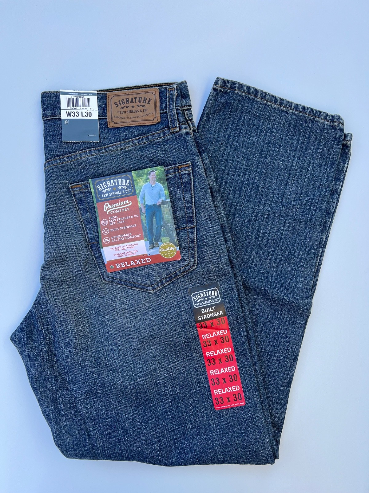 33×30 Signature by Levi Strauss Men’s Relaxed Fit Dark Indigo Jeans
