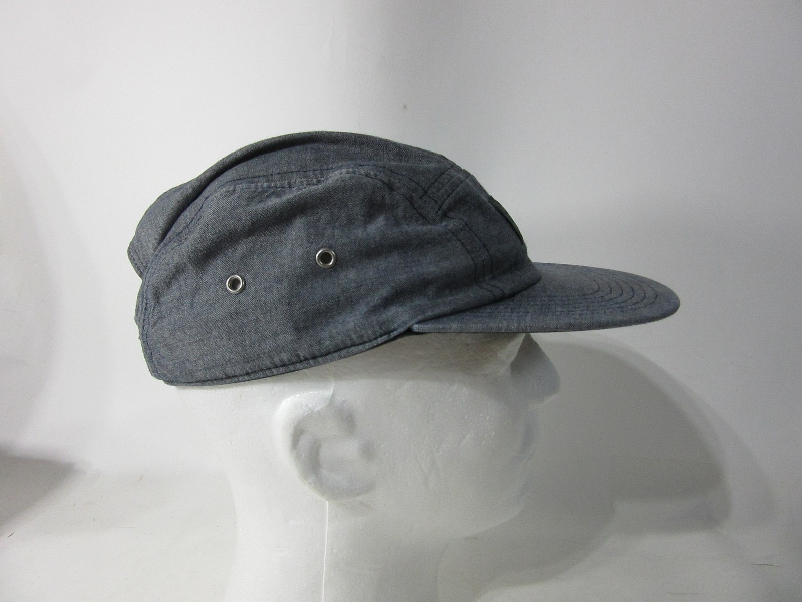 On Running Hat Cap Gray 5 Panel Strap Back Athletic Outdoor Lightweight Hiking