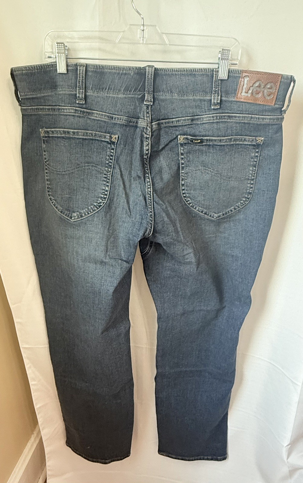 Lee Extreme Motion MVP Men’s JEANS • NWT •Straight Leg • 40/32 • medium wash
