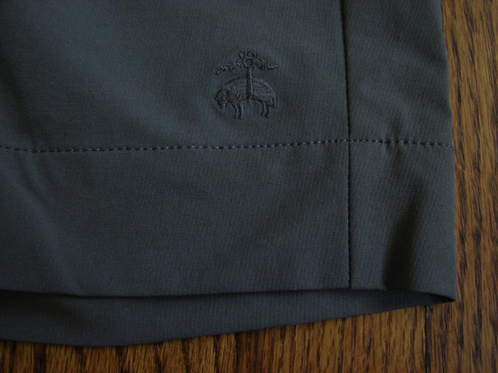 NWT 9-inch Grey Lightweight Performance Golf Shorts by Brooks Brothers, Size 31