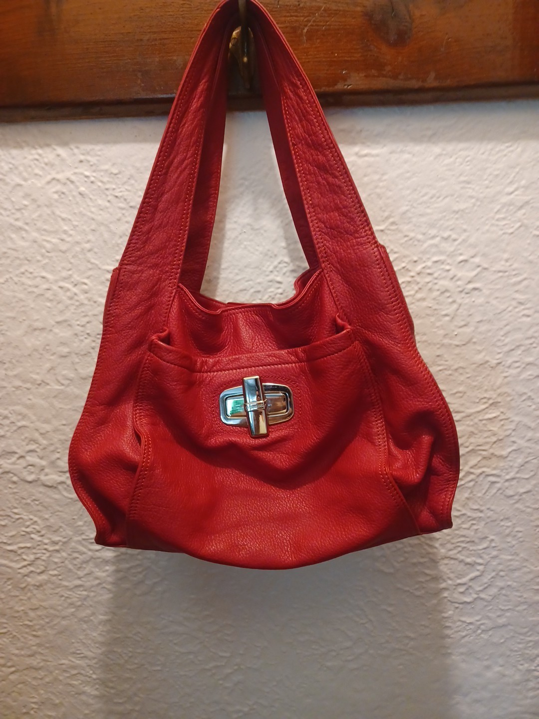 B Makowsky Genuine Pebble Leather Red bright silver hardware Turn Lock Handbag