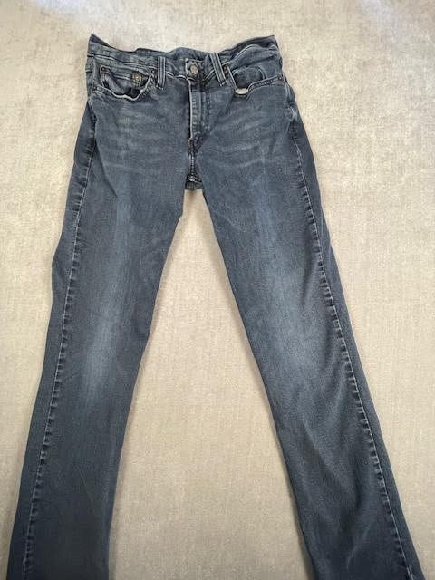 Levi’s 514 jeans 32×34 dark wash straight leg