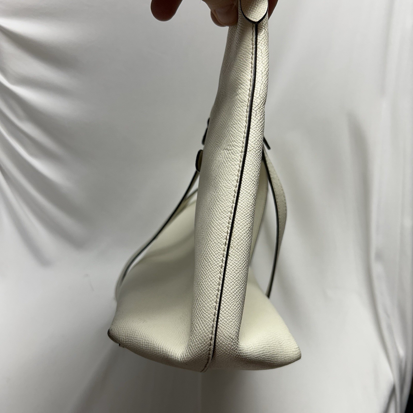 Coach Large Crossgrain Leather Gallery Tote for Women – Chalk White (F79608)