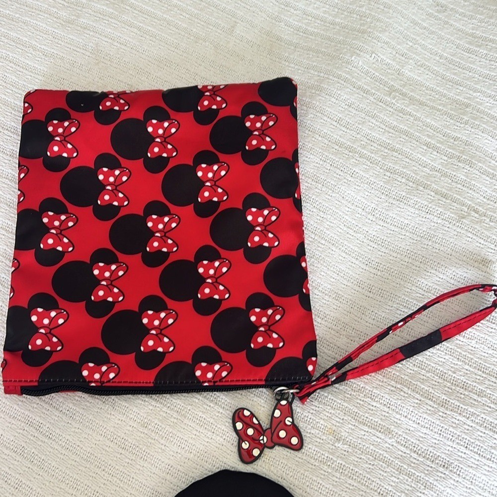 Minnie mouse sleep mask with bow