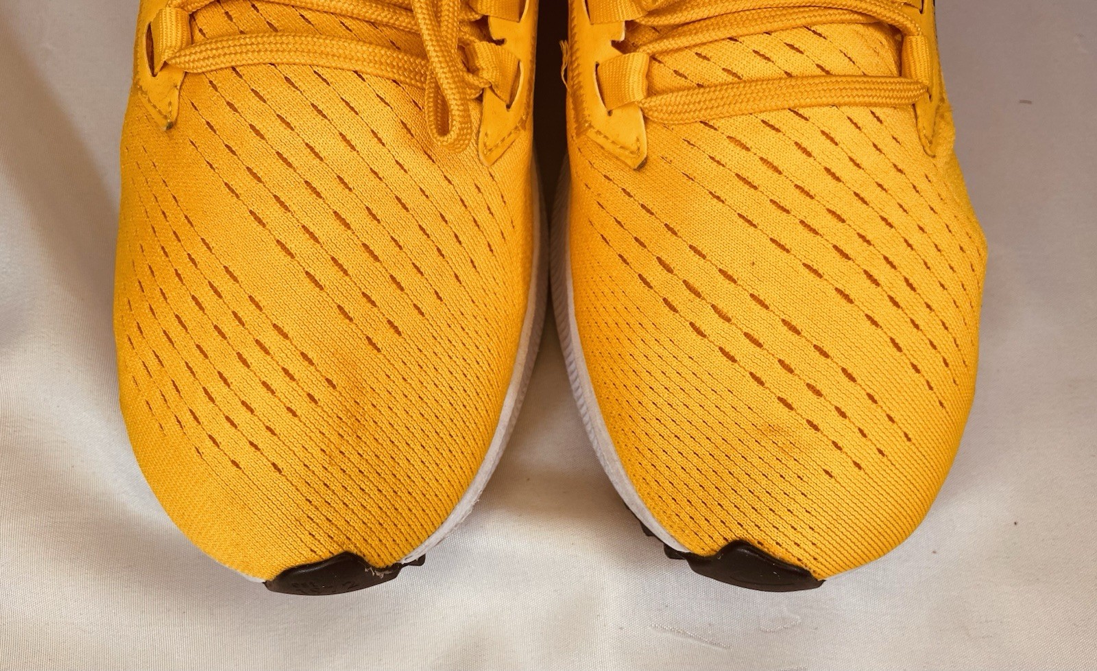 Nike Pegasus 38 Baylor Team Issued Men 6.5 Women 8 University Gold