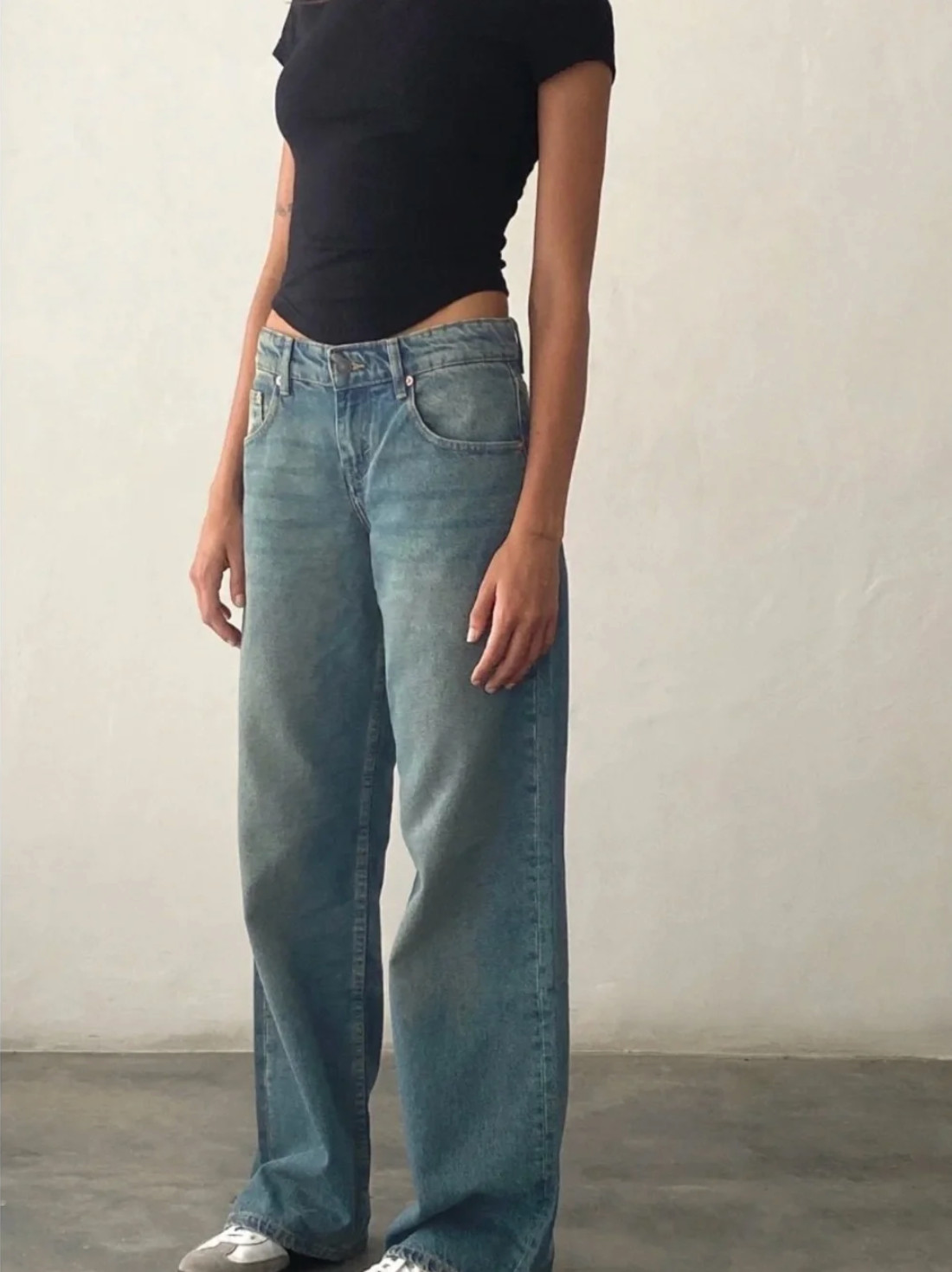 Motel Rocks women’s jeans size 32×30 (US 8) wide-leg, low-rise medium wash