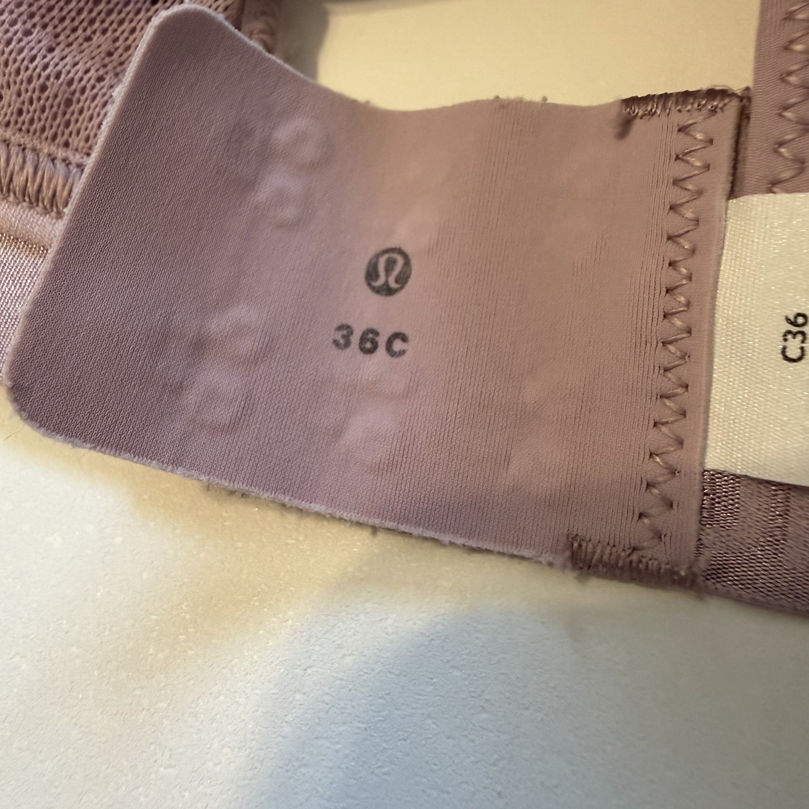 lululemon High Support Sports Bra 36C Purple Racerback Hook & Eye Adjust