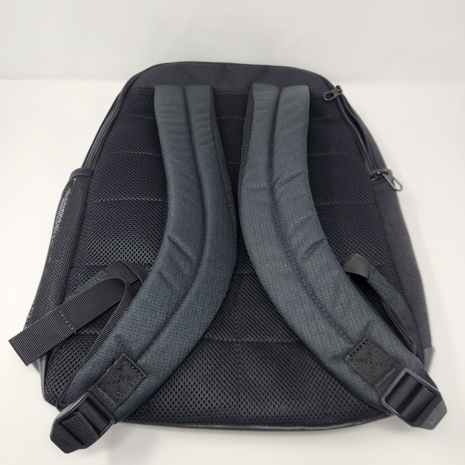 Nike Brasilia 9.5 Training Backpack 24L Black White Medium DH7709-010