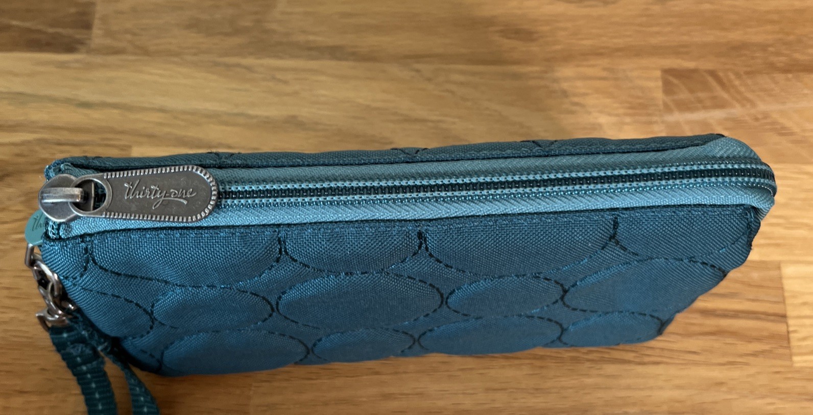 Thirty One Vary You Teal Wristlet
