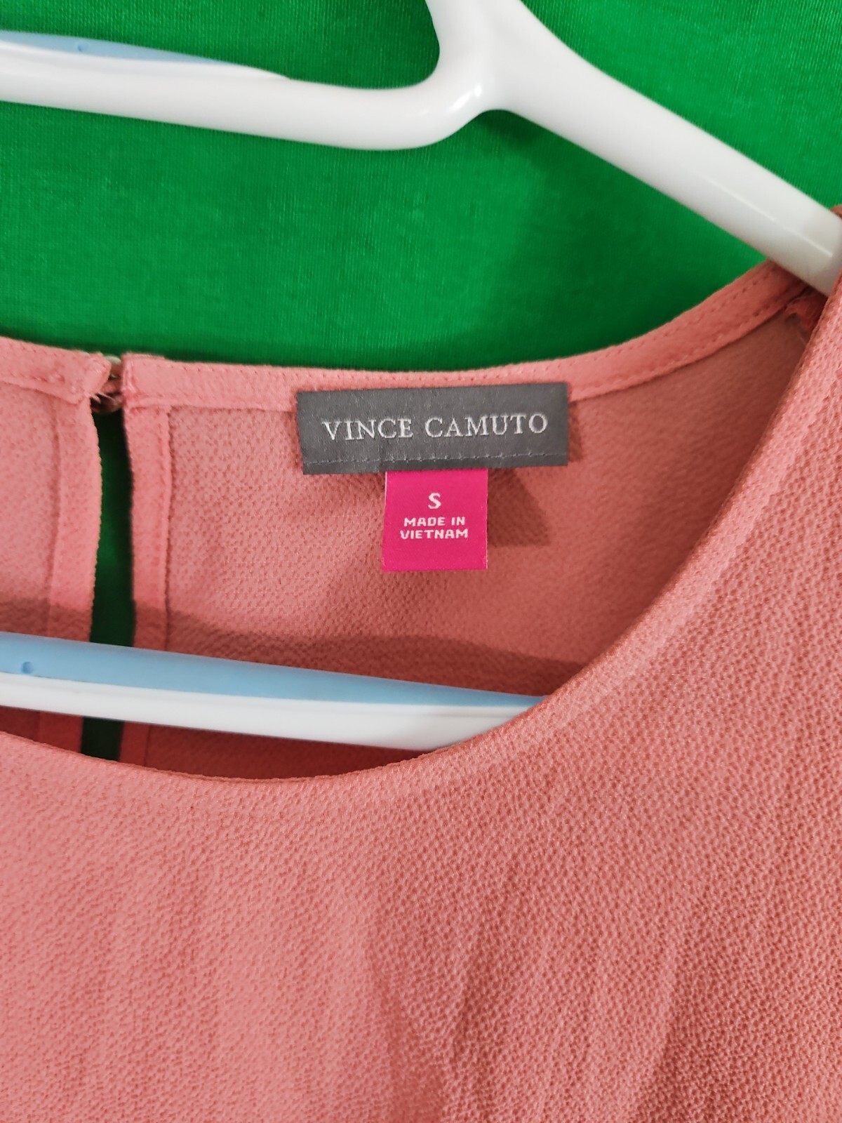 Vince Camuto Women’s Blouse Size Small Side Tie Textured Color 645 Sahara Sun