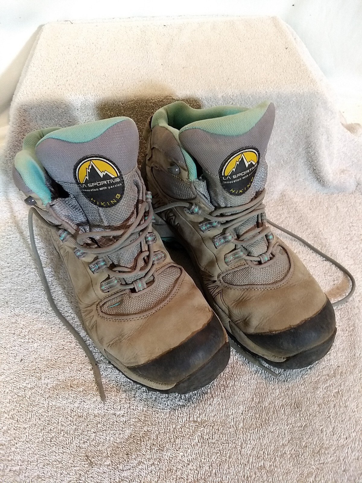 LA Sportiva Womens Taupe Leather Hiking Boots (no insoles), Size: 10 #JT10-1