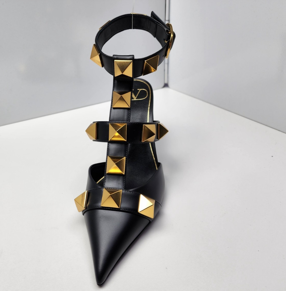 Valentino Garavani Rockstud Ankle Strap Pumps Heel Black Gold Studs EU 37 US W 7