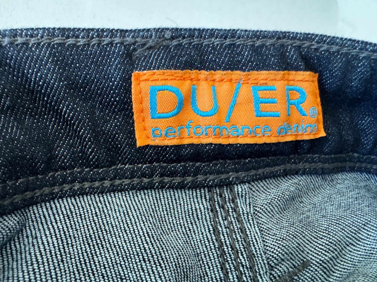 DU/ER or DUER Jeans for men 28×32 Black In Excellent Condition