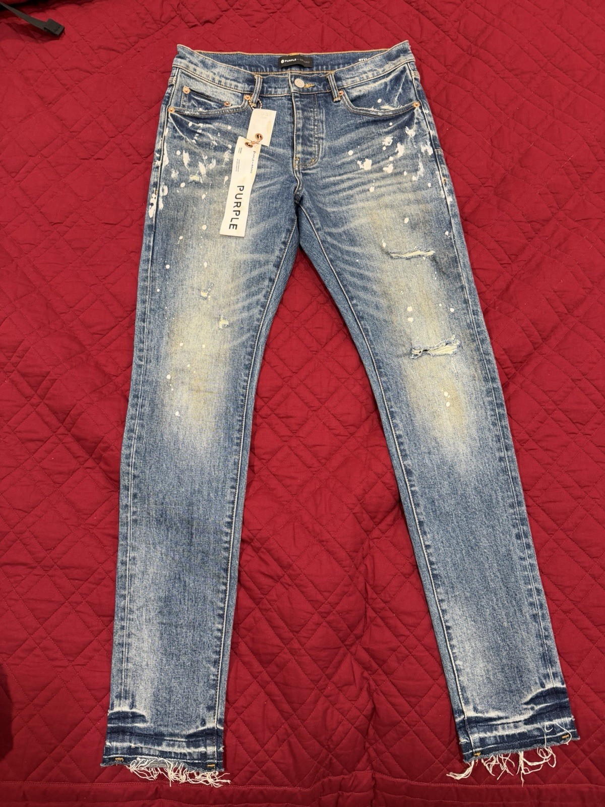 PURPLE Men ’s 32 Light Wash Distressed Skinny Jeans