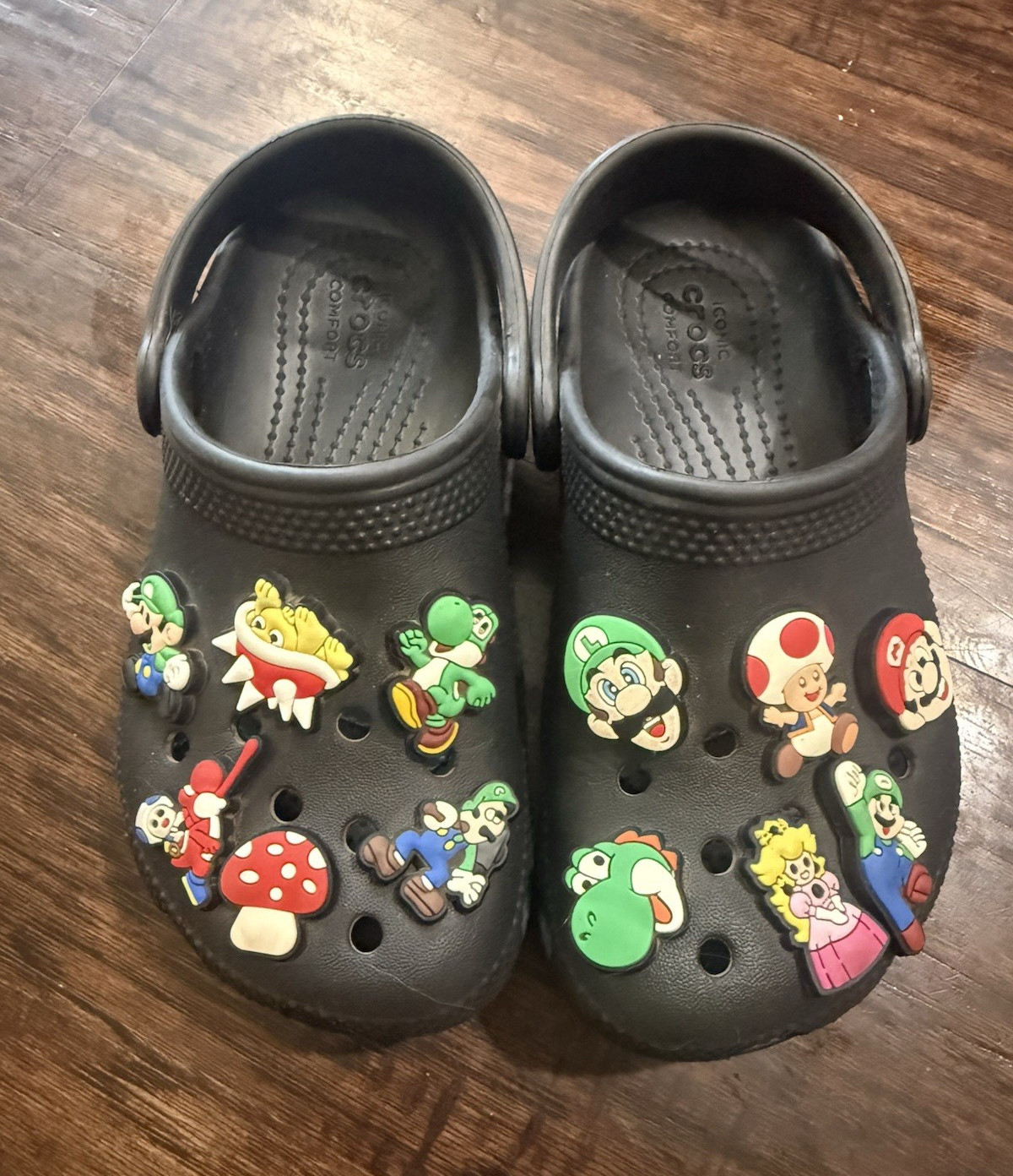 Crocs Classic Clog Black Super Mario Jibbitz Charms Slip-On Unisex Kids US 11