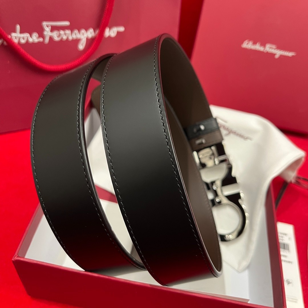 Salvatore Ferragamo Belt Handcrafted classic Italian leather belt Silver Buckle