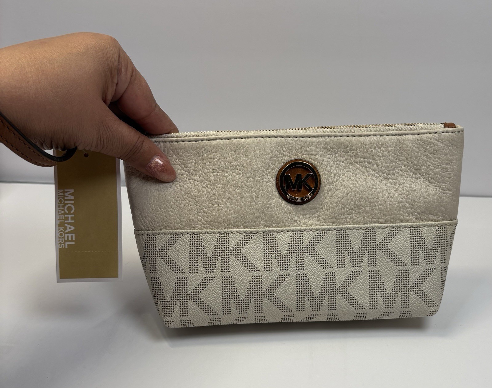 Michael Kors Fulton Wristlet Pouch NWT Vanilla Cream Logo Zip Clutch Bag