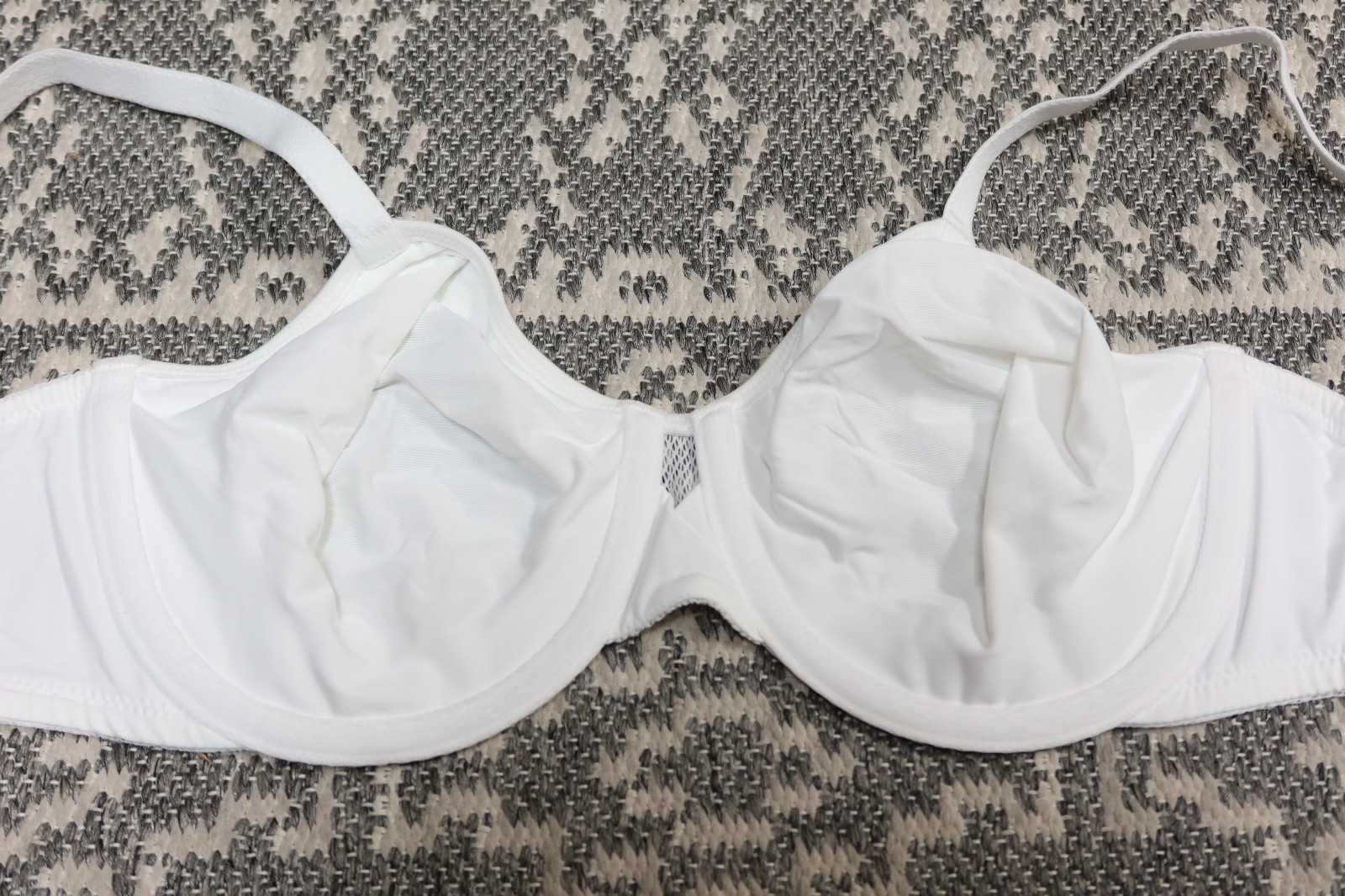 New Wacoal Wacoal Keep Your Cool Underwire Bra – Size 34D – White – # 855378