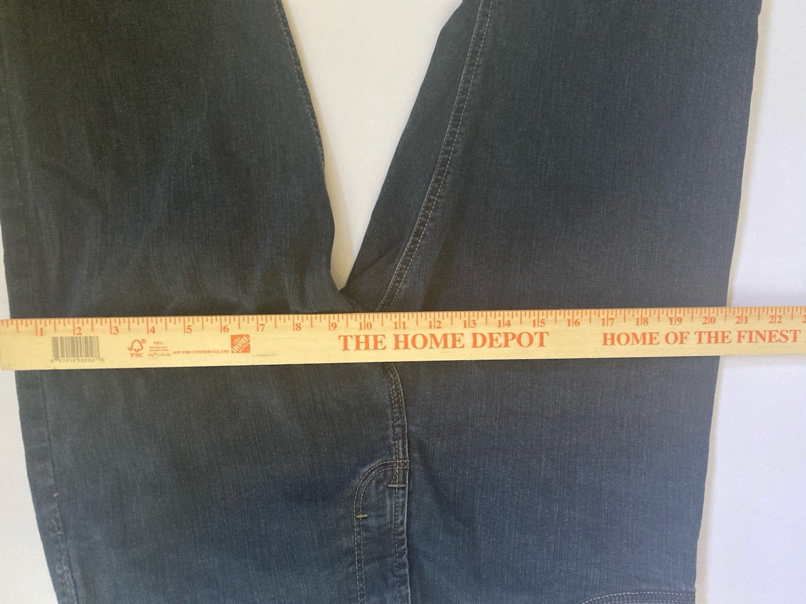 Wrangler Men’s Straight Fit Dark Wash Blue Denim Jeans Stretch 5-Pocket