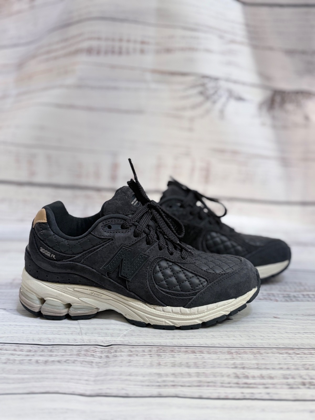 New Balance 2002R Quilted Black M2002RPG Unisex – Mens US 4 – Womens US 5.5